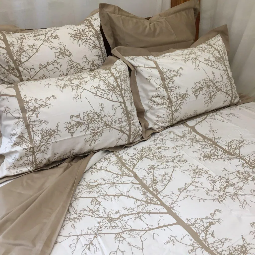 Magnificent Quilt Set in Husk/Natural Silhouette